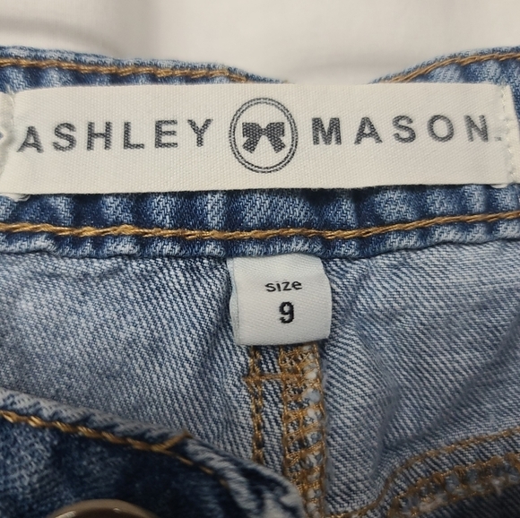 Ashley Mason Distressed Jeans 9 - Picture 6 of 8